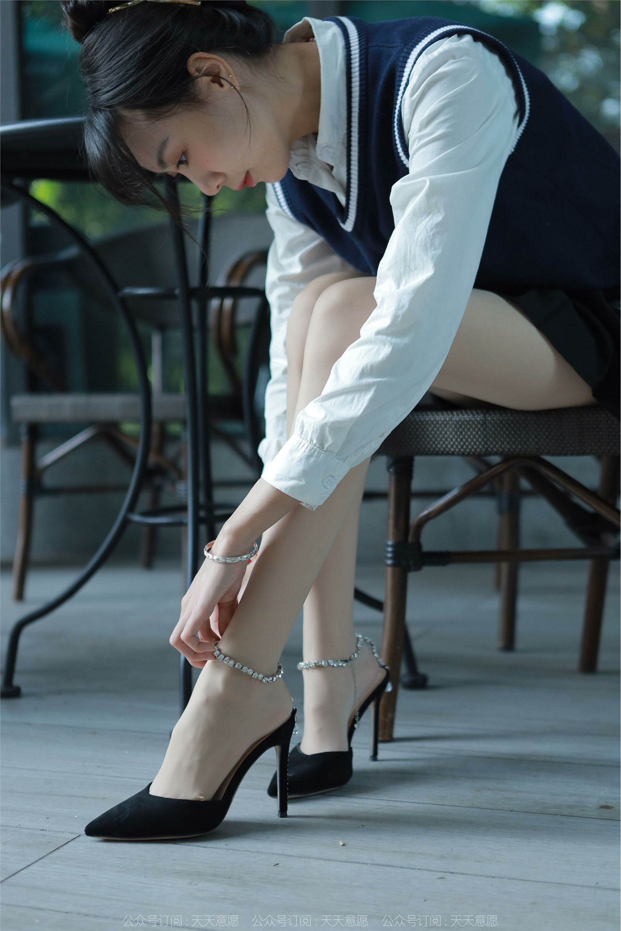 IESS异思趣向  2022.01.10 丝享家985：团团《纯玉学苑装》